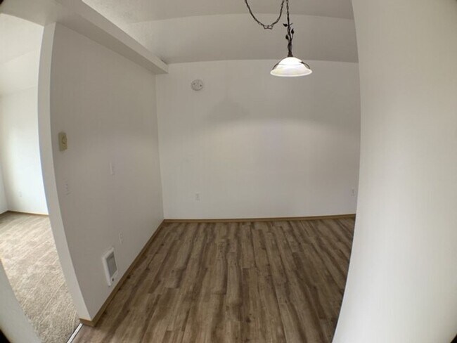Building Photo - 5235-5237 Springcrest Drive S
