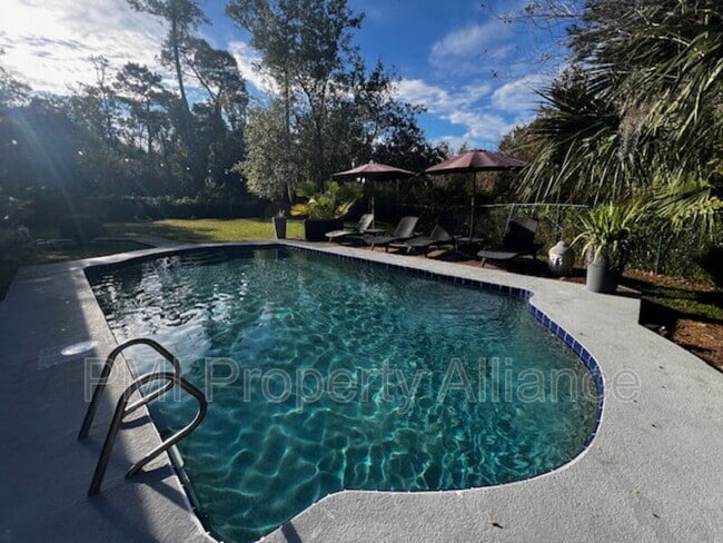 Building Photo - 4044 Tenita Dr