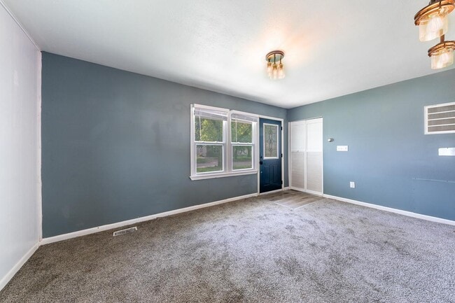 Building Photo - 2213 Blaker Dr