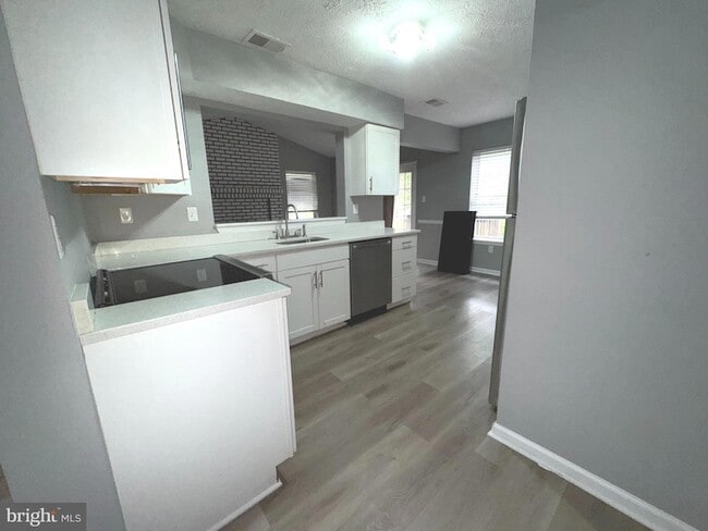 Building Photo - 4120 Lancaster Cir