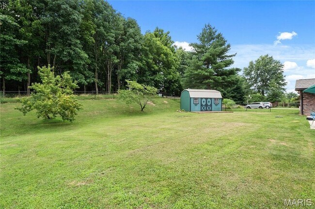 Building Photo - 22 Sir Lawrence Dr