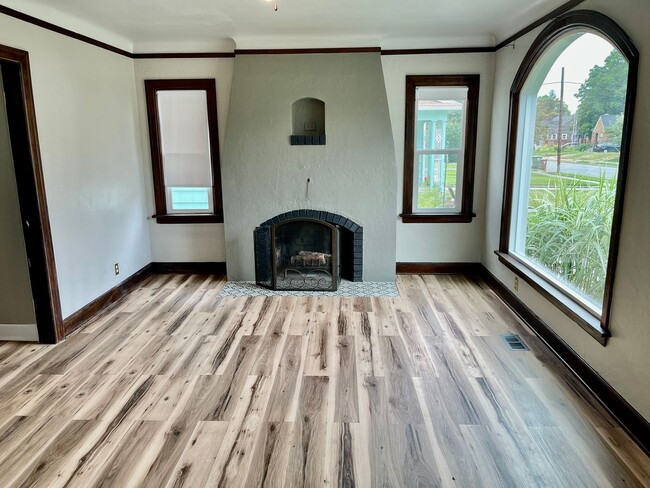 Building Photo - Audubon Park Rental!