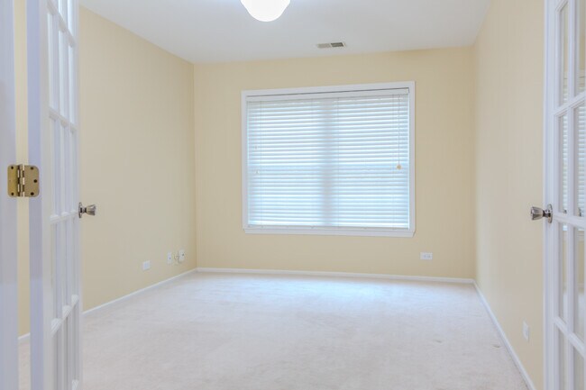 Building Photo - 330 Ashford Cir