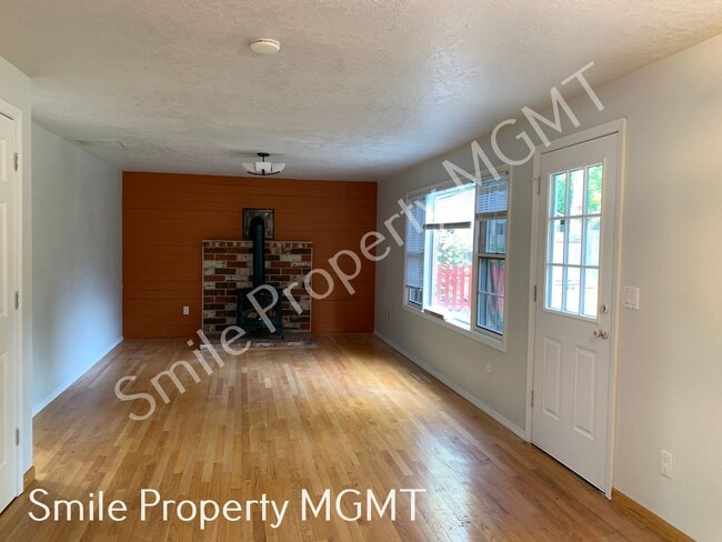 Building Photo - Spacious 5 bedrooms house in Beaverton