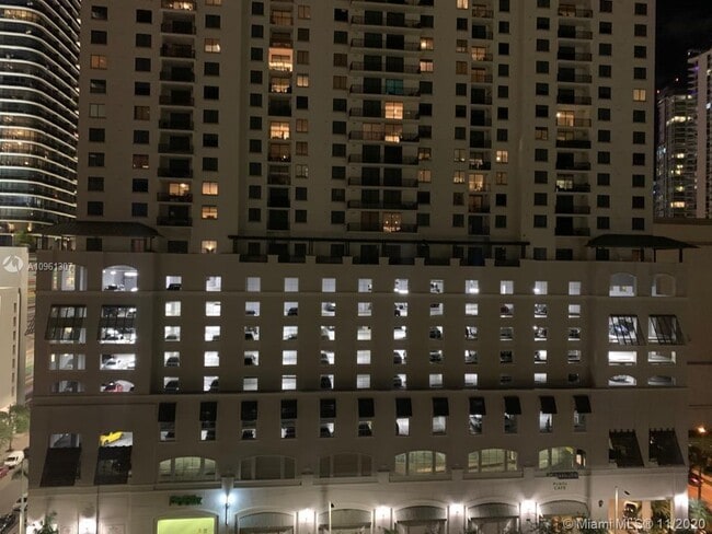 Building Photo - 104 SW 9th St