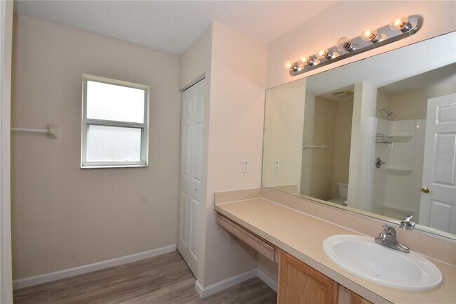 Building Photo - 15 White Deer Ln