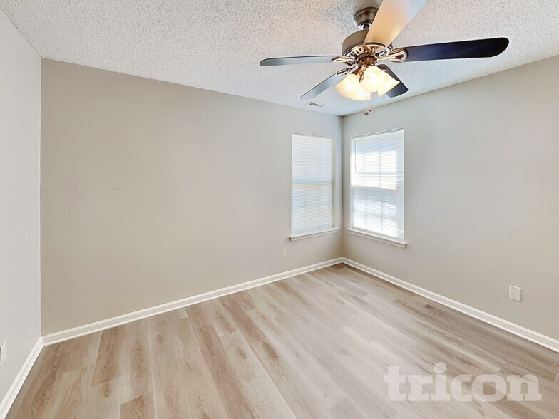 Building Photo - 11507 Stewarts Crossing Dr