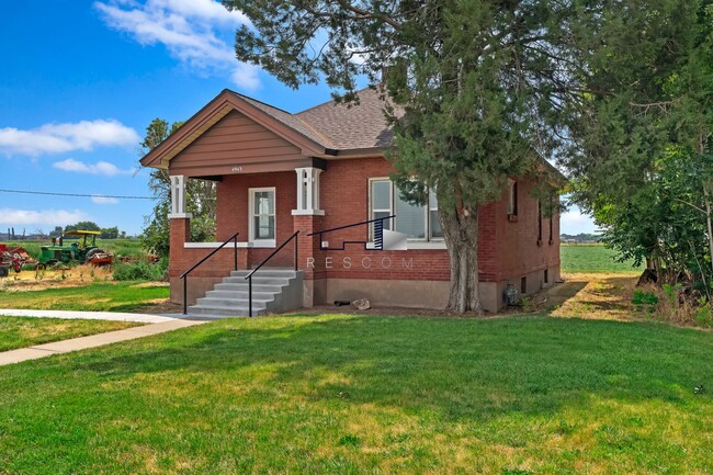 Building Photo - Check Out This 2 Bedroom Farm Home!