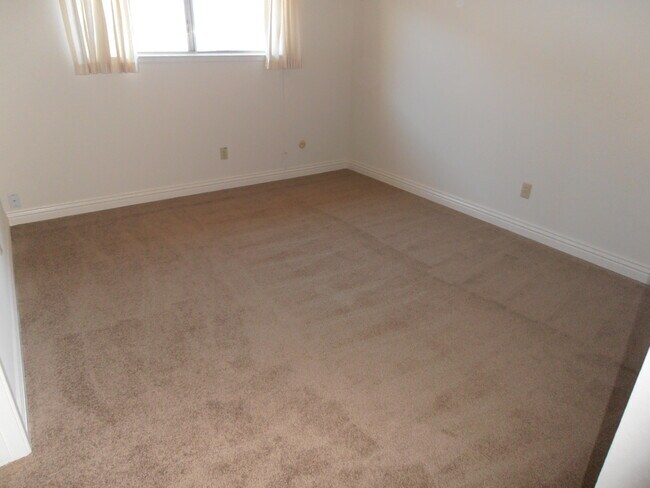 Main Bedroom - 3140 Neal Ave