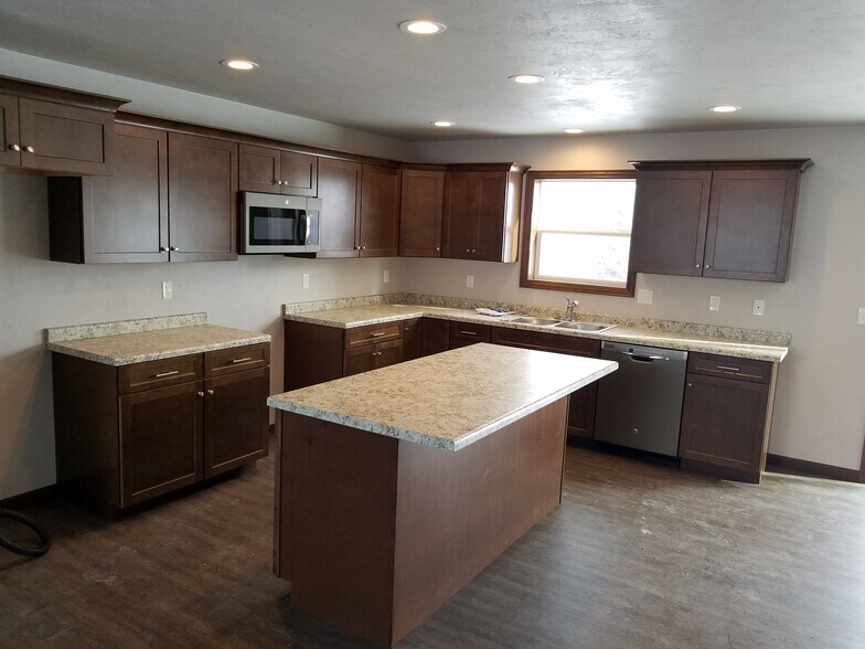 Building Photo - 1343 Moon Ridge Ct