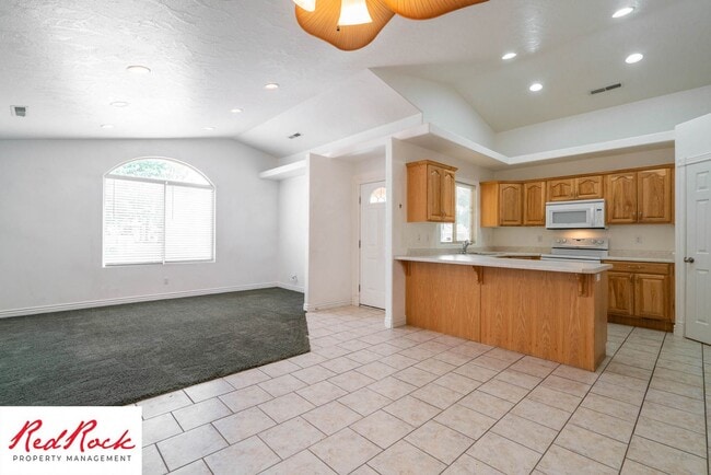 Building Photo - 2 Bedroom and 2 Bathroom Home near Quail C...