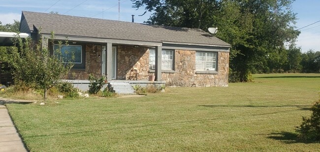 Primary Photo - Handicap Accessible 2 bd, 2 ba - Beautiful...