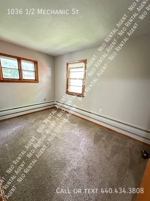 Building Photo - 1036 1/2 Mechanic St-