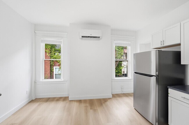 Building Photo - 568 Hale Ave