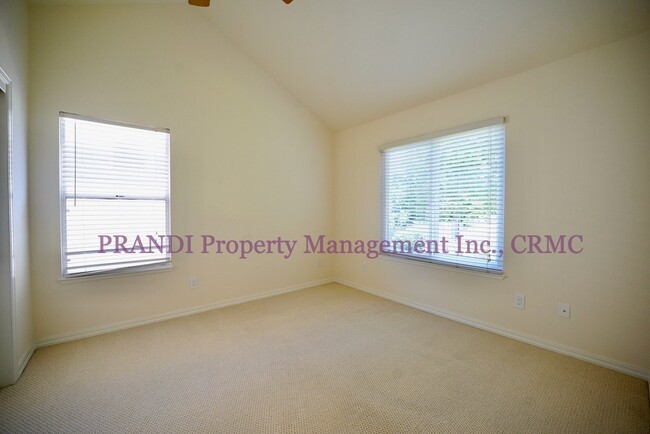 Building Photo - Available Now!  3 Bedroom San Rafael Home