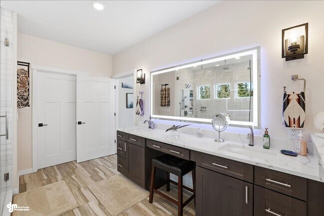 Building Photo - LONG TERM LUXURY RENTAL