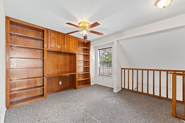 Building Photo - 25 Regency Ln