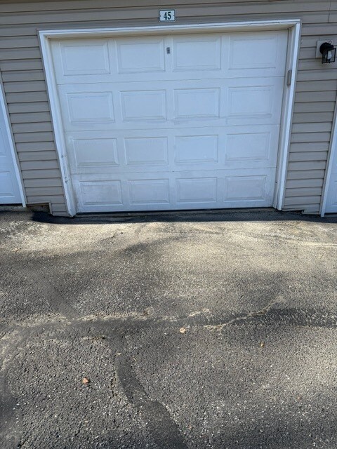 Building Photo - 14829 Lenox Dr