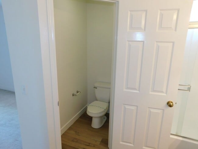 Building Photo - Beautiful 3 BD + Loft 2.5 BA Two Story SFR, close to The Marketplace!