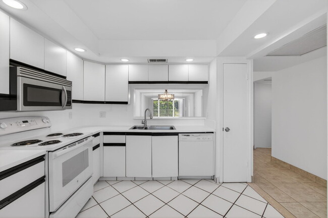 Building Photo - 3502 Bimini Ln