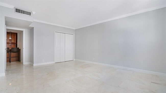 Building Photo - 4250 Galt Ocean Dr