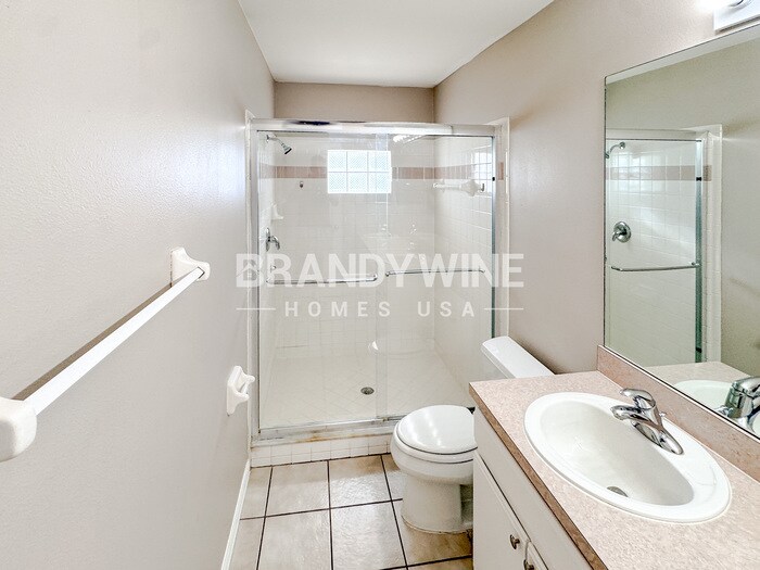 Building Photo - 2038 Black Hawk St
