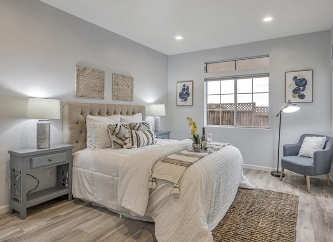 Building Photo - 7595 Canyon Meadows Cir