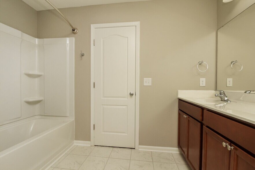 Building Photo - 3511 Pitchers Ln