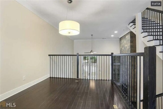 Building Photo - 255 Southerland Terrace NE