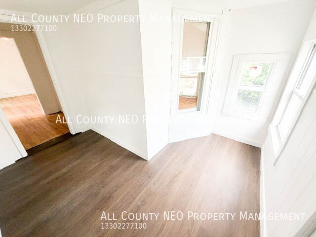 Building Photo - 519 E 103rd St