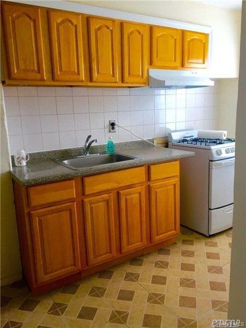 Building Photo - 220-21 94th Ave