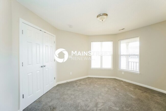 Building Photo - 3 Bedroom Pet-Friendly Home in INDIANAPOLIS, IN with Main Street Renewal