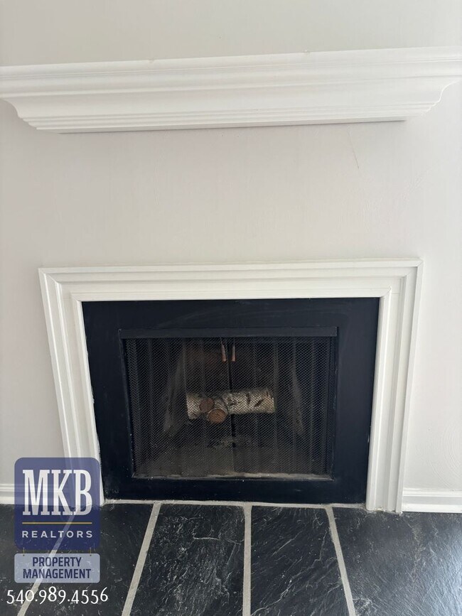 Building Photo - 2527 Gatehouse Ln