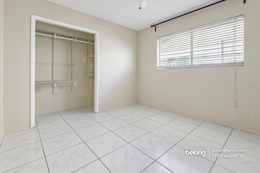 Building Photo - 6911 Bellaire Ave