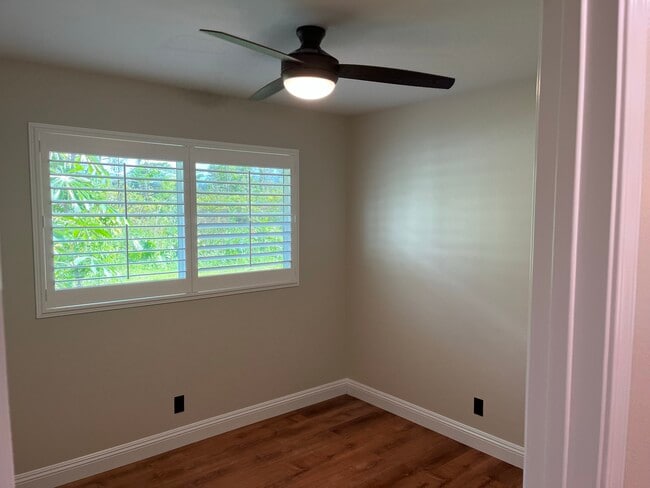 Building Photo - 16-2063-2063 Pearl Dr