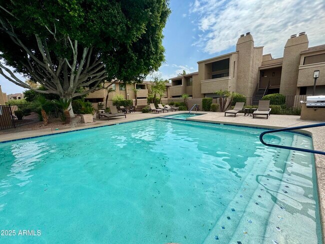 Building Photo - 7950 E Starlight Way