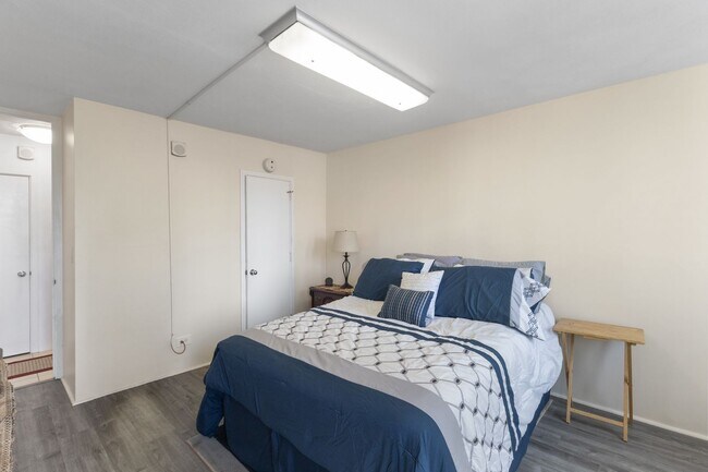 Building Photo - Heart of Waikiki | Kitchen | Free Parking ...