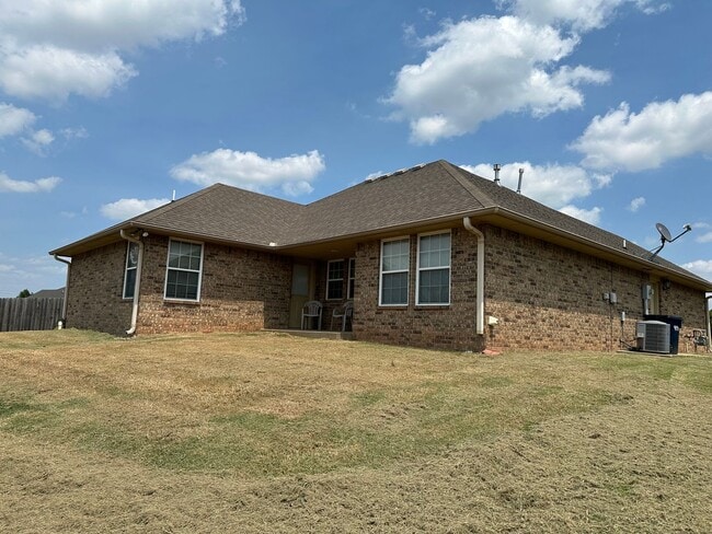 Building Photo - 4428 Peach Tree
