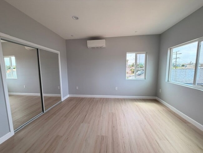 Building Photo - 5256-5260 Groveland Drive