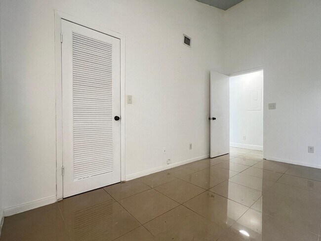 Building Photo - 3477 NW 44th St