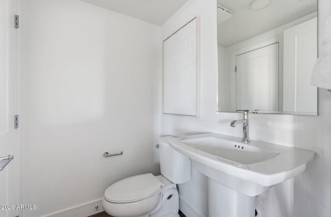 Building Photo - 8137 E Brown Rd