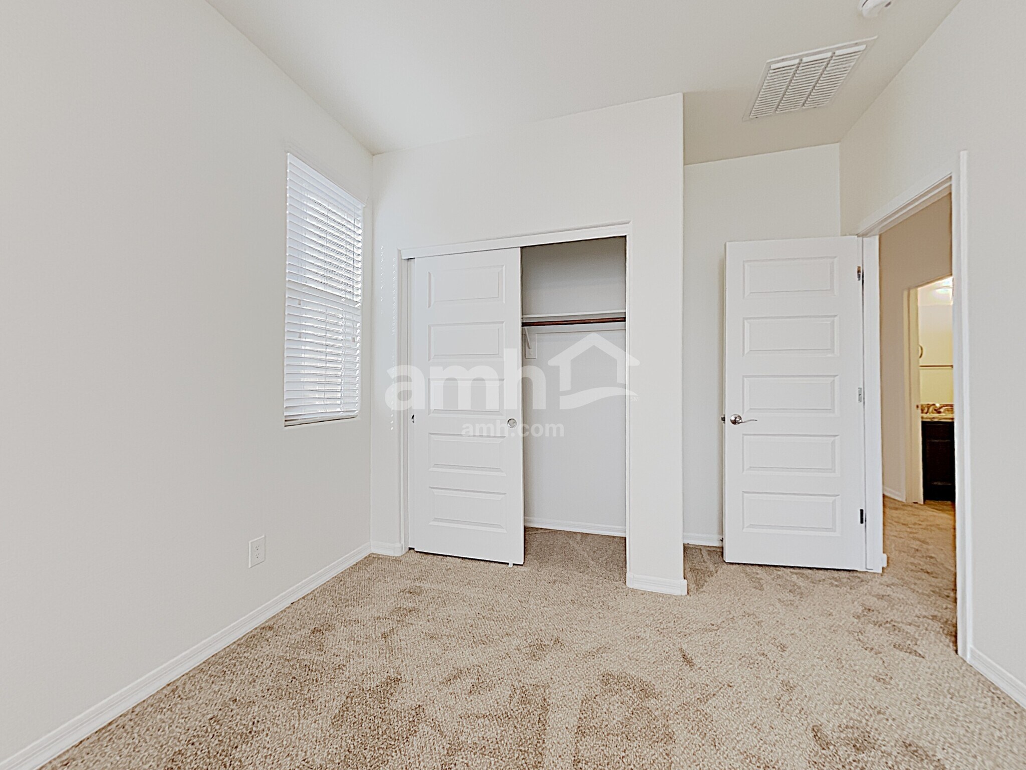 Building Photo - 2264 S Osborn Ln