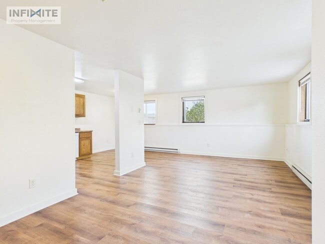 Building Photo - 215 S 18th Ave