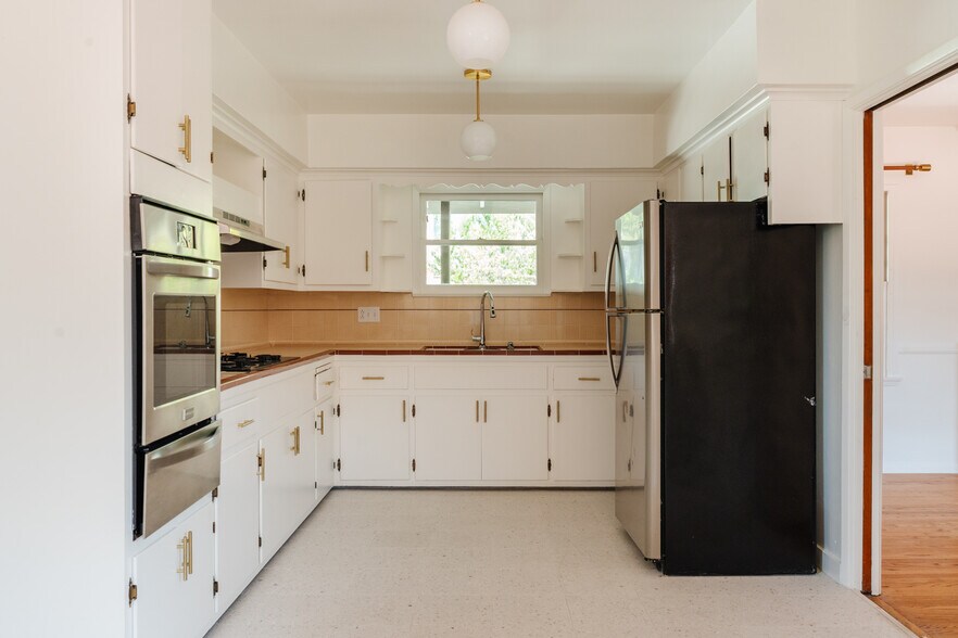Building Photo - 3551 W Ave 42