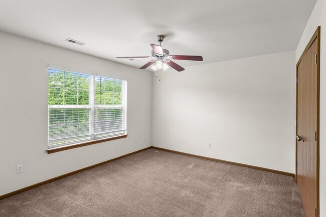 Building Photo - 509-511 Glenstone Dr.