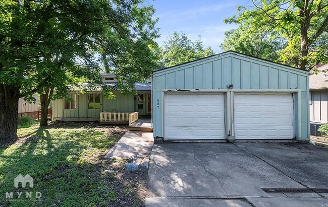 Building Photo - 527 Lancelot Dr
