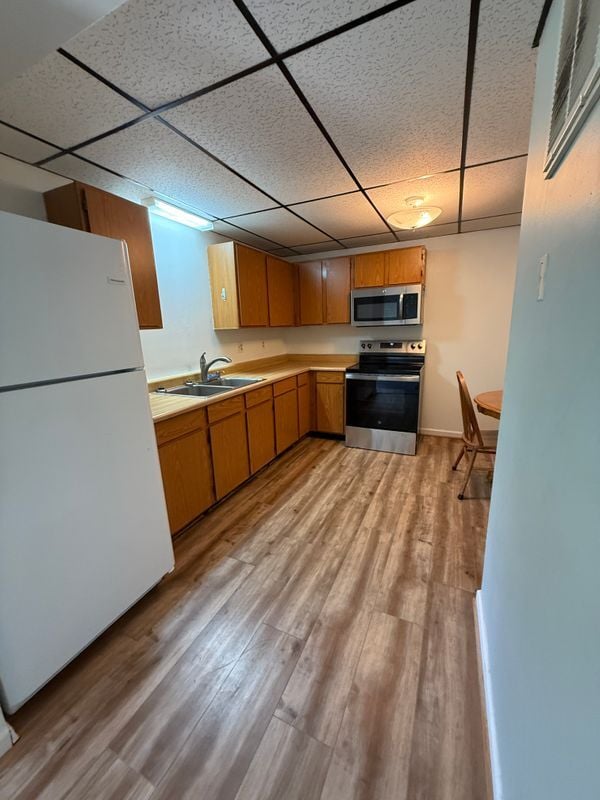 Building Photo - 910 Adelina Rd