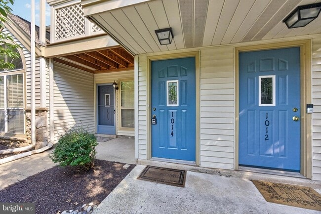 Building Photo - 1014 Foxmeadow Dr