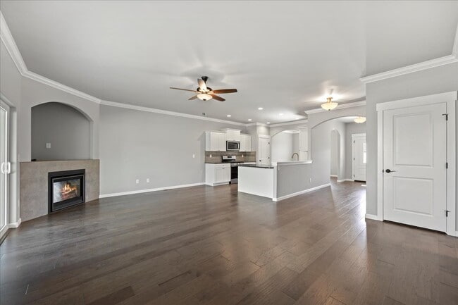 Building Photo - 421 N 76th Ave