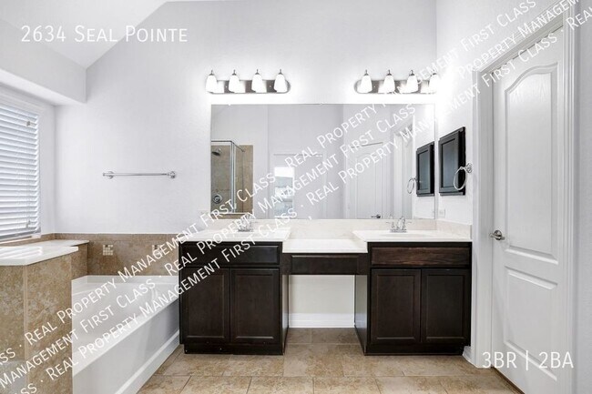 Building Photo - 2634 Seal Pointe